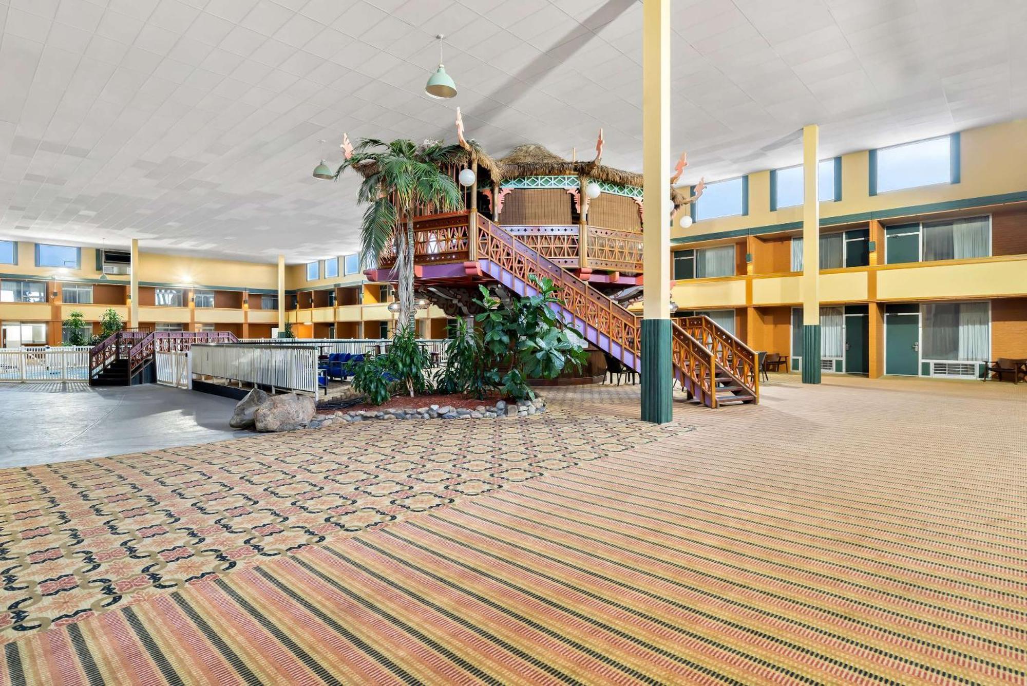 Suburban Studios, Карни Экстерьер фото